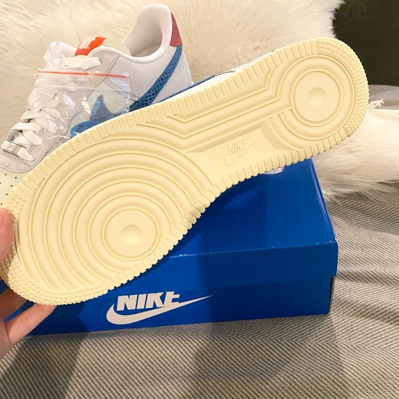 Nike Air Jordan 1 - Picture 3 of 5